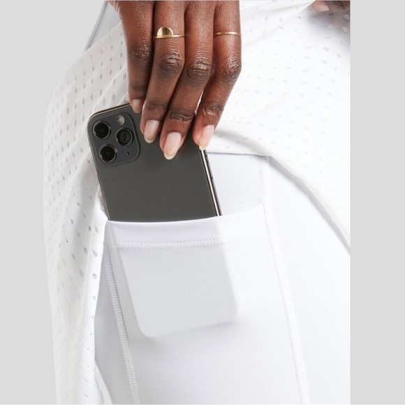 ATHLETA - NWOT -A Game 2 In 1 Crop In White. Size XL - Picture 2 of 15